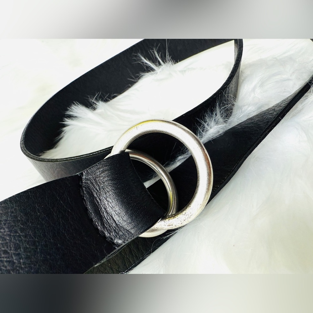 🇨🇦 Brave Leather Collection - Black with Silver hoops - Picture 2 of 5